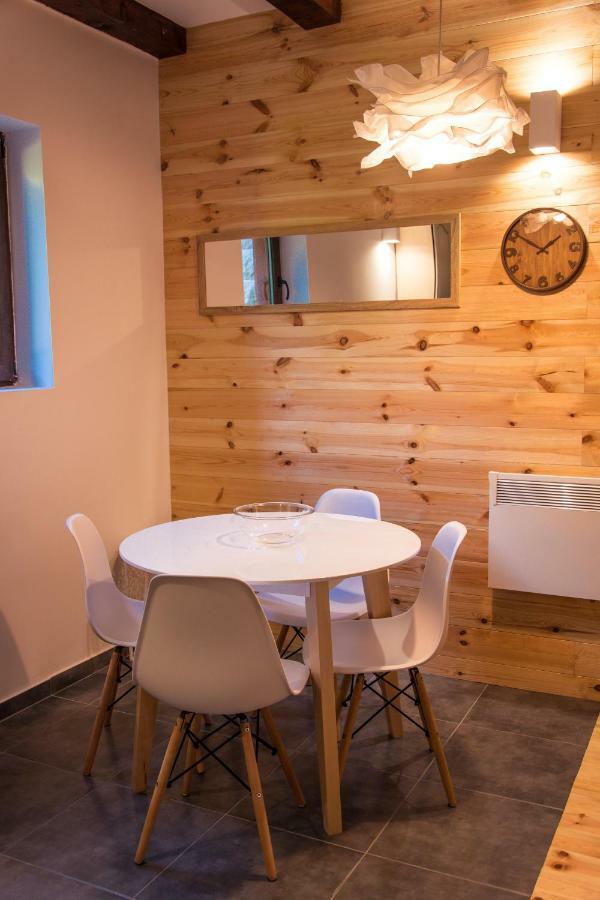 Wood Inn ชาเบลียค ภายนอก รูปภาพ