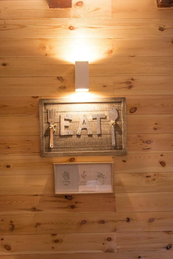 Wood Inn ชาเบลียค ภายนอก รูปภาพ